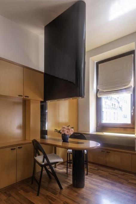 Osti 3 Beautifully Furnished Appartement Milaan Buitenkant foto